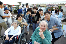 岐阜県立寿楽苑の夏祭り