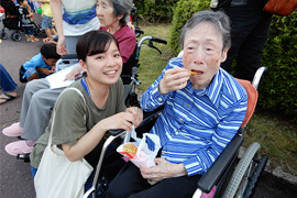 岐阜県立寿楽苑の夏祭り